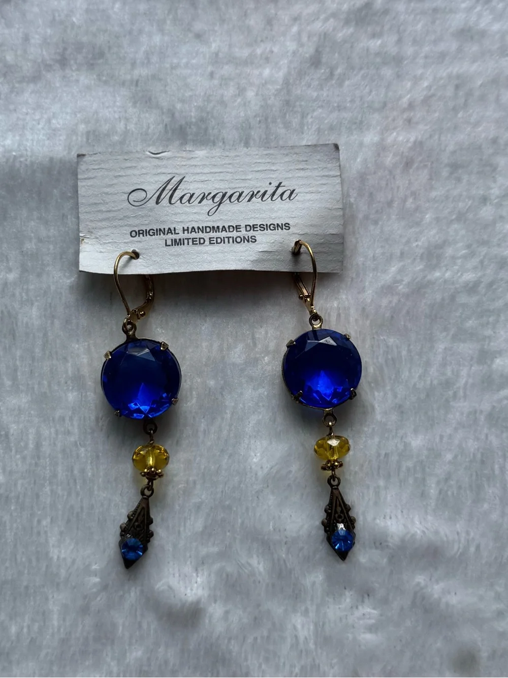 Blue crystal drop earrings - Picture 5 of 5
